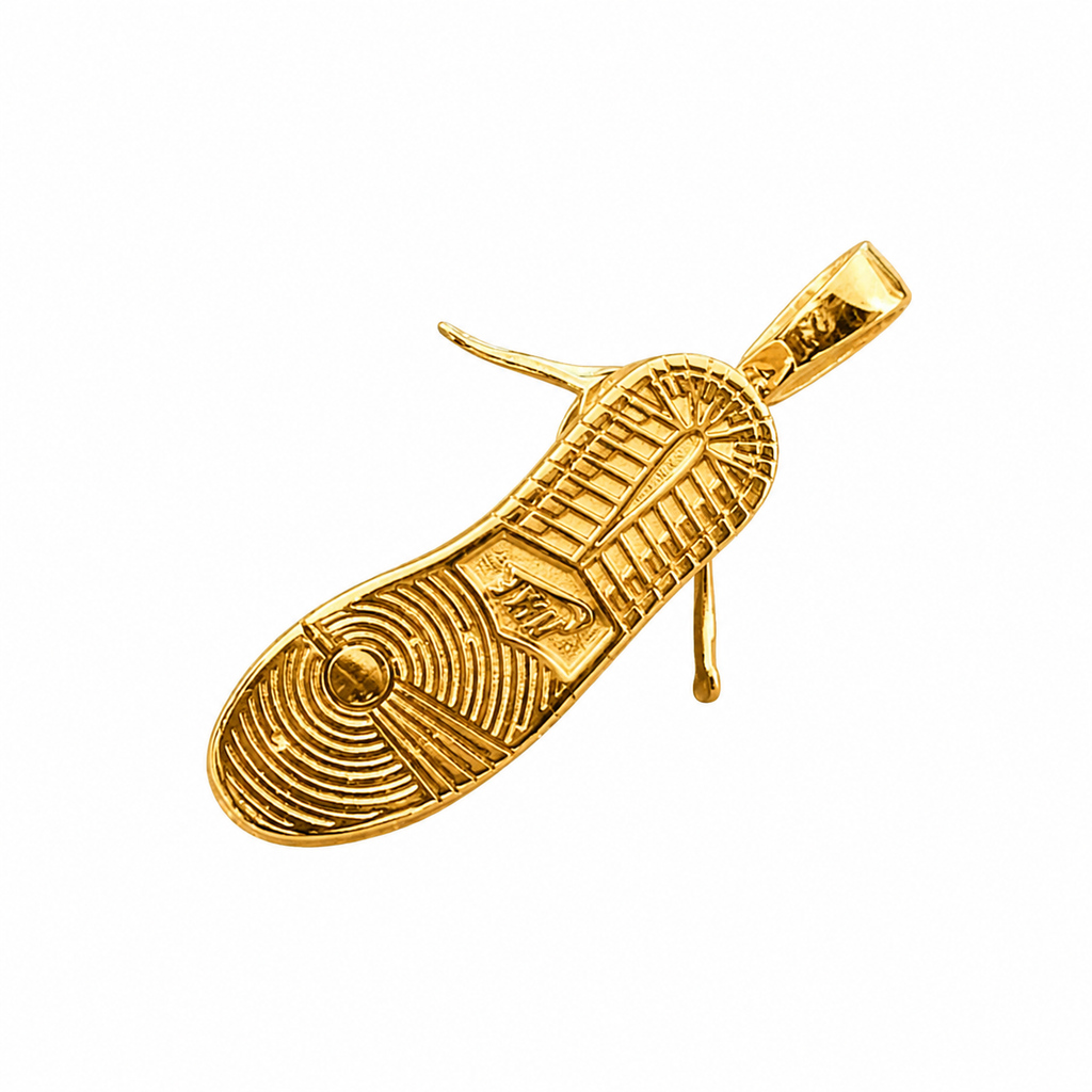9ct Gold Jordan 1 Shoe Pendant - detail view
