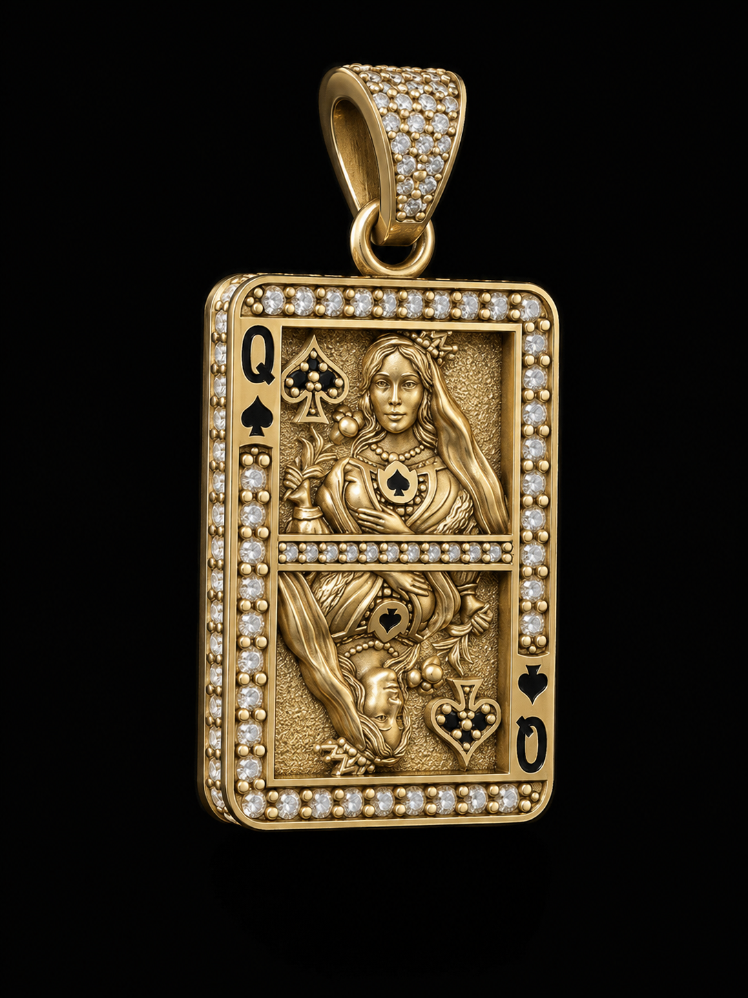 Diamond Queen Card Pendant - Casino Royale - detail view