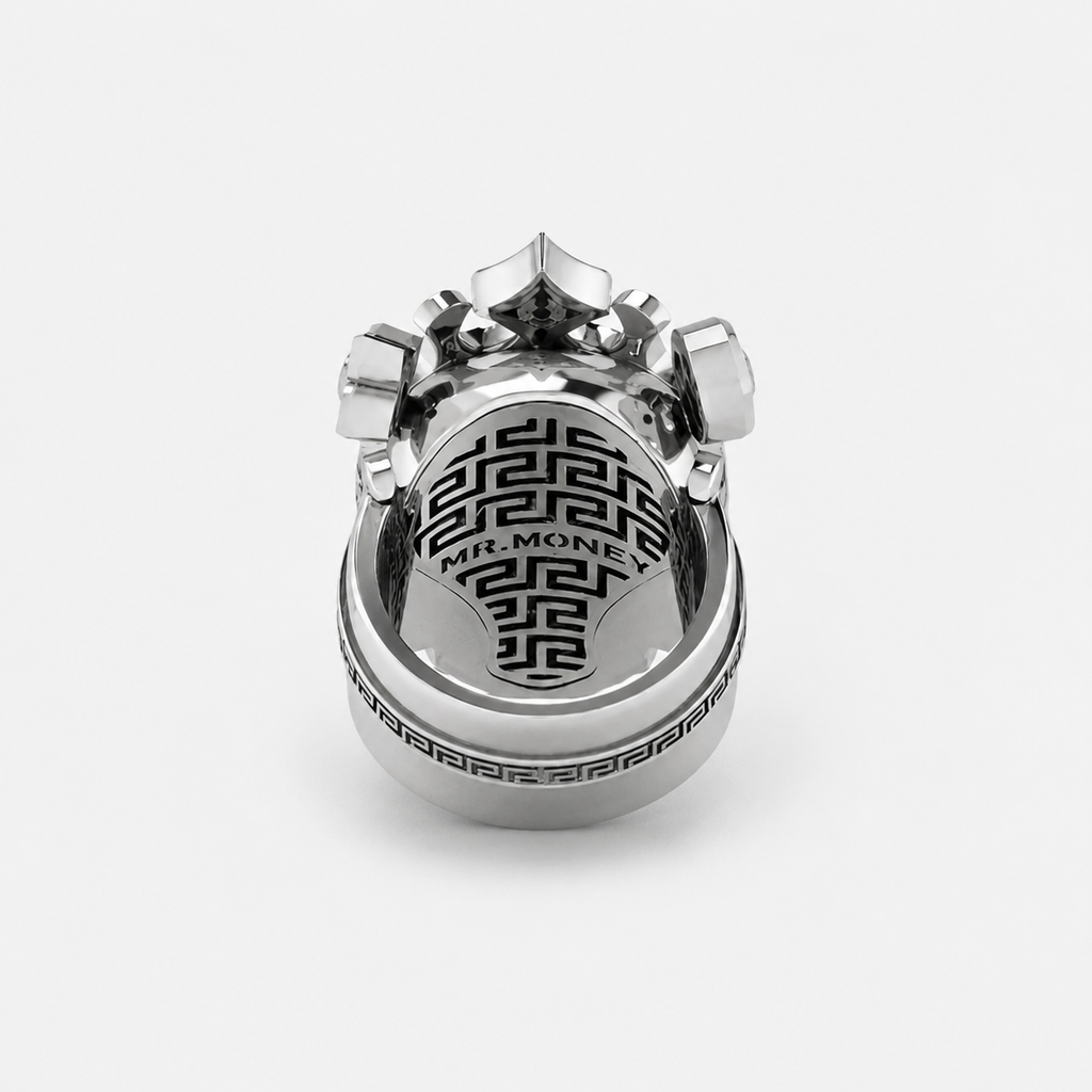 LIMITED EDITION SKULL KING SILVER WITH DIAMOND CROWN - detail view