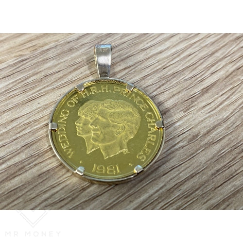 Samoan Gold Diamond Pendant $100 Gold Coin detail 7